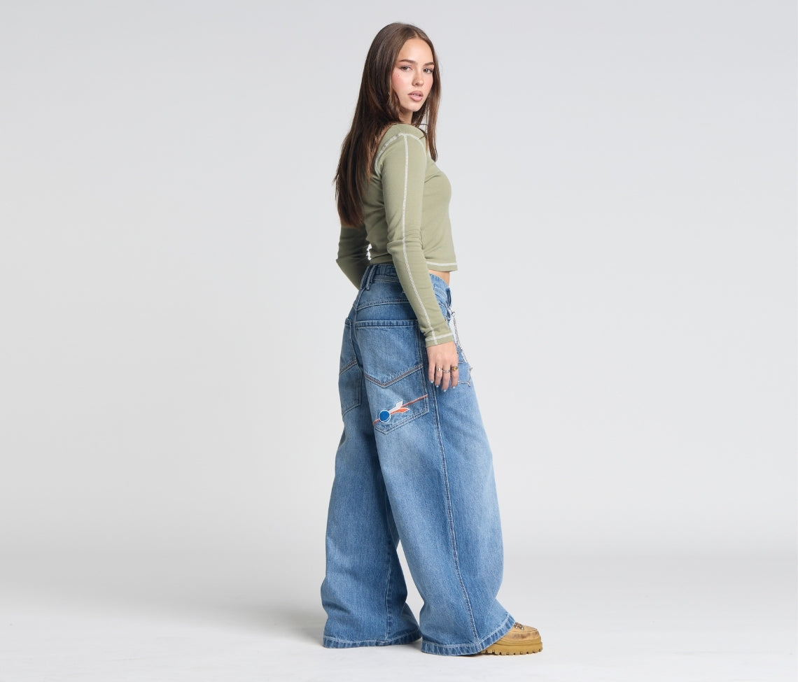 W Planet K 26 Inch Jeans 90s Medium Wash Hidden Stash Pocket Bottom Leg Opening