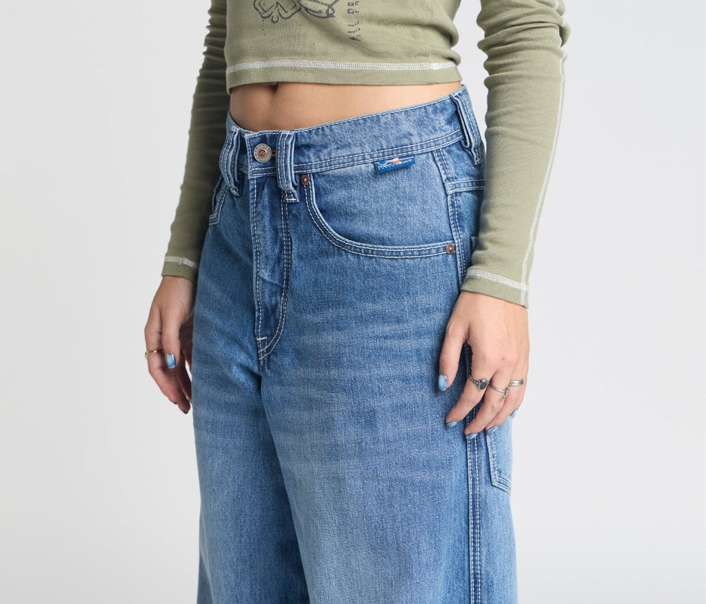 W Planet K 26 Inch Jeans 90s Medium Wash Hidden Stash Pocket Bottom Leg Opening