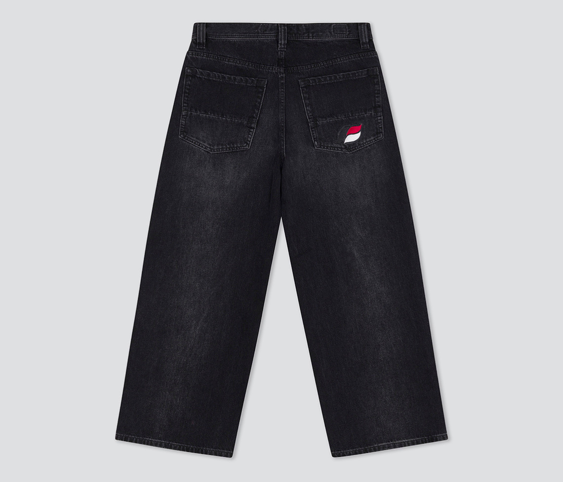 Epik Chill 23 Inches 90s Vintage Black Edition Retro Style Collectible For Fans Of 90s Culture