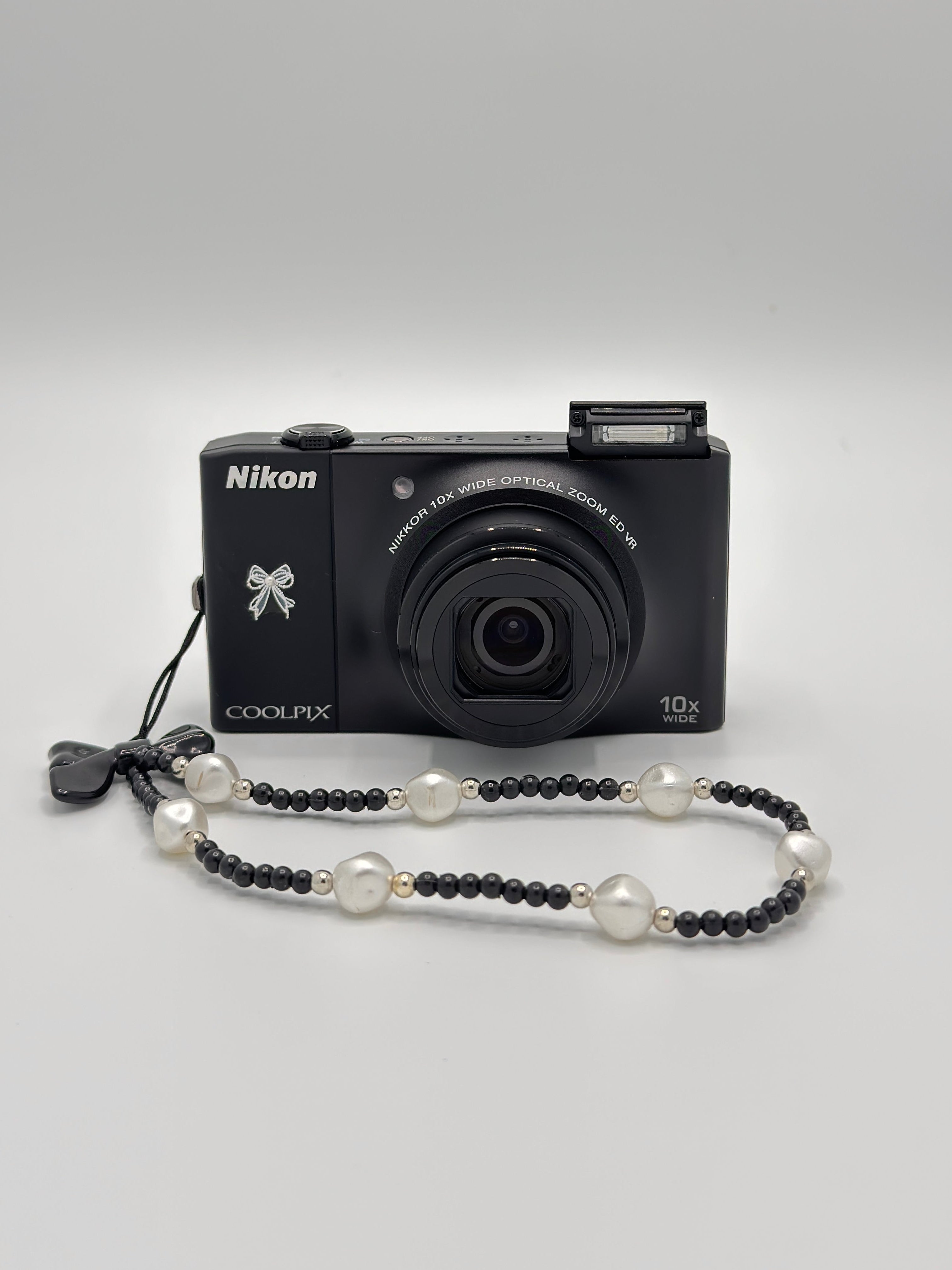 Nikon Coolpix S8000