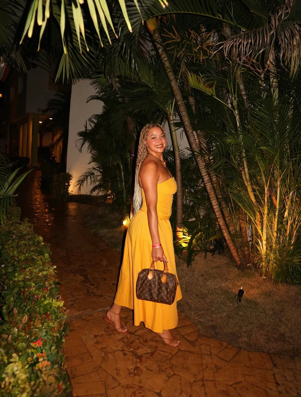 Canon EOS M10 Digital Camera