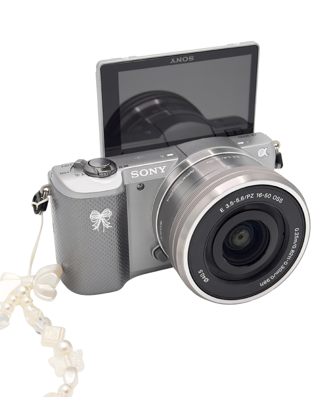 Sony Alpha a5000 + Sony E 16–50mm f/3.5–5.6 PZ OSS | ready to shoot!